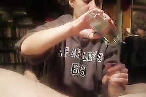 My ex girlfiend with black hair and hawt face gives a hand job