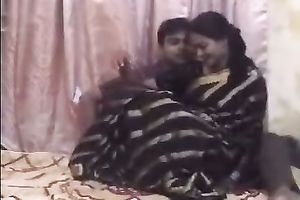 Curvy black skin Indian cheating wife disrobes on livecam and pleases her fellow