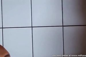 This experienced prostitute is actually into youthful guys and that babe loves sex