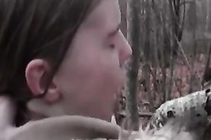 Quickie with my barefaced girlfriend in the wood