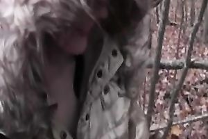 Quickie with my barefaced girlfriend in the wood