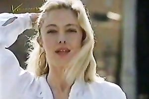 Elegantly sexy blond is giving her paramour a damn valuable oral-service