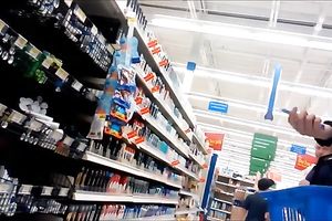 Using my ninja skills to spy on this hawt legal age teenager in short shorts