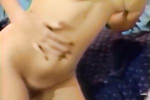 Saucy light-haired enchantress reaches agonorgasmos rubbing her cunny