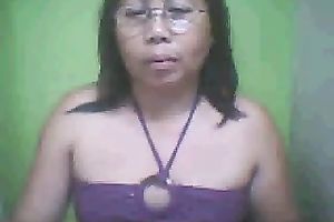 Mature cam bitch from Philippines masturbates for me
