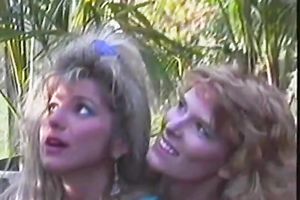 Two classic blond women feeling horny for some act