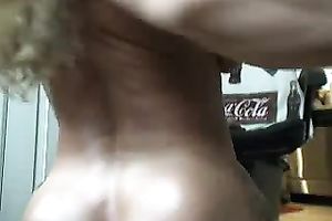 Blonde bodybuilder cam hottie shows me her muscles all stripped