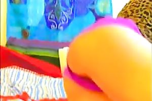 Blond haired webcam bitch pulled down pants to show me off her wazoo