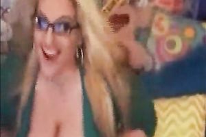 Extremely breasty blond livecam sweetheart flaunts her cleavage