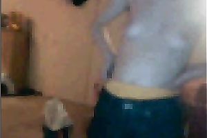 Pale skin aged whore form UK shows me her saggy rack on web camera