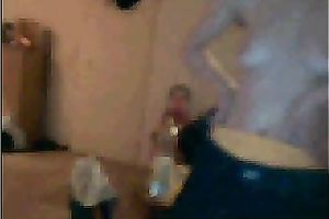 Pale skin aged whore form UK shows me her saggy rack on web camera