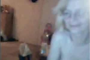 Pale skin aged whore form UK shows me her saggy rack on web camera