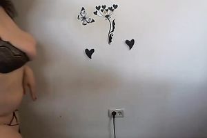 This heavily stacked livecam model is not truly a nerd