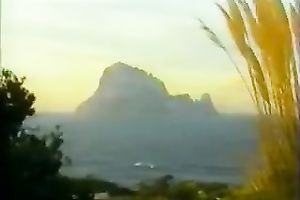 Retro style dick riding in lewd babe's bedroom