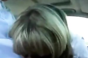 Short haired kinky non-professional golden-haired hooker sucked my schlong in car