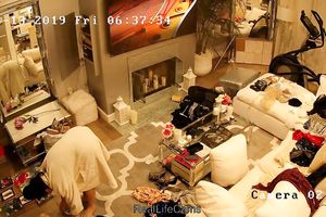 Amateur sex. A cutie lives alone, often exposed or changing clothing