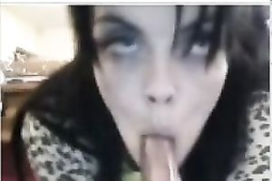 Webcam solo with a slutty dark brown fucking her love tunnel with a toy