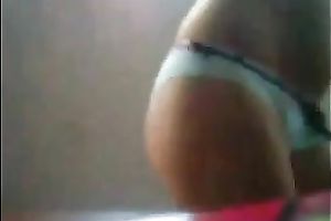 I know how to move my hips seductively for my online viewers