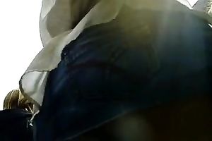 Caught one curvy chick's upskirt on my cam in the crowd