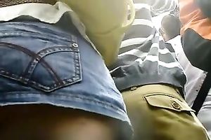 Caught one curvy chick's upskirt on my cam in the crowd