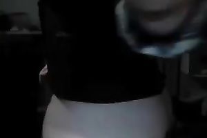 Guys like beauties with some meat on their bones and I have excellent curves