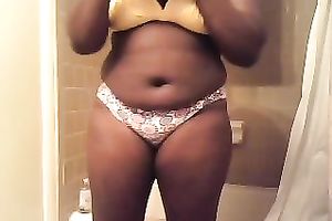 Mature swarthy big beautiful woman wife shakes her phattie in the shower