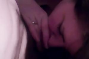 Tall and leggy hottie knows exactly how to give wonderful head