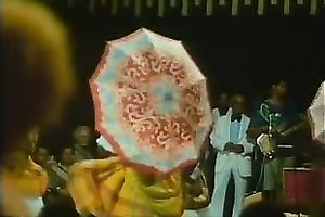 Kinky and still hawt housewife loved to feel what it is to receive drilled hard