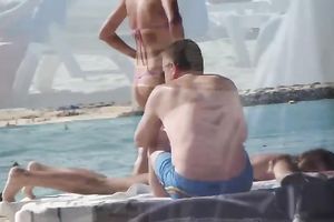 Amateur cutie with astounding butt acquires caught on my hidden webcam on a beach