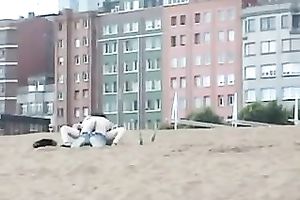 Amateur pair have a fun banging on a beach in the day time