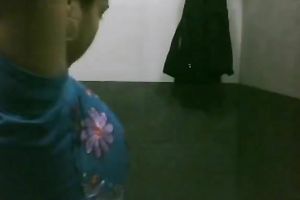 Poor Indian mom is rubbing her body with wet towel