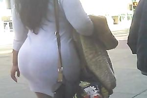 Incredible thick arse of a curvaceous random dark brown white lady