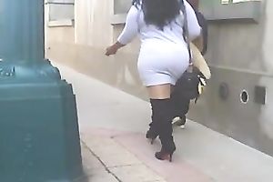 Incredible thick arse of a curvaceous random dark brown white lady