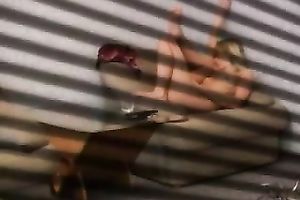 Spying on golden-haired bombshell during the time that that babe masturbates on a bed