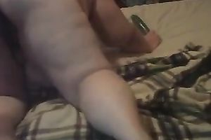 Filthy disgusting old doxy pleases herself on web camera
