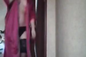 Seductive livecam model with large mounds puts on a great show for me