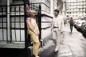 Horny fellow bonks short haired brunette hair honey in stockings