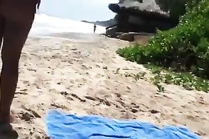 A white bitch with mesmerizing arse acquires caught on my hidden livecam on a beach
