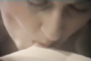 Two seductive blondes pumping every other nipps