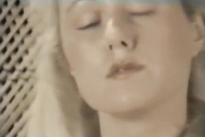 Two seductive blondes pumping every other nipps