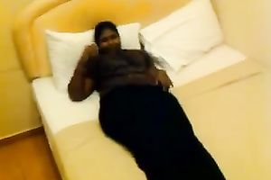 Super lustful Indian babe knows how to give a fine head