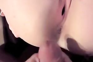 My astounding paramour allows me to cun on her pleasing chocolate hole