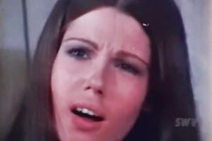 Wanton dark brown mama in glasses gives oral-job after fur pie licking