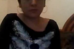 Cute exotic dark brown lastly flashes her slit on web camera