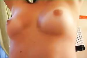 Darya the concupiscent web camera gal exposes her bushy love tunnel