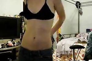 Shameless golden-haired bimbo masturbates in front of her livecam