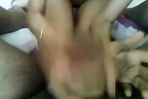 Perfect cook jerking skills being displayed by this Indian wench
