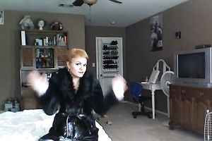 Full bodied redhead mamma poses for cam wearing petite bikini