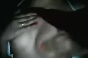 Web camera doxy exposes her hot but petite mambos