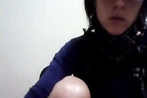 Petite brunette hair flashes her natural love bubbles for the web camera